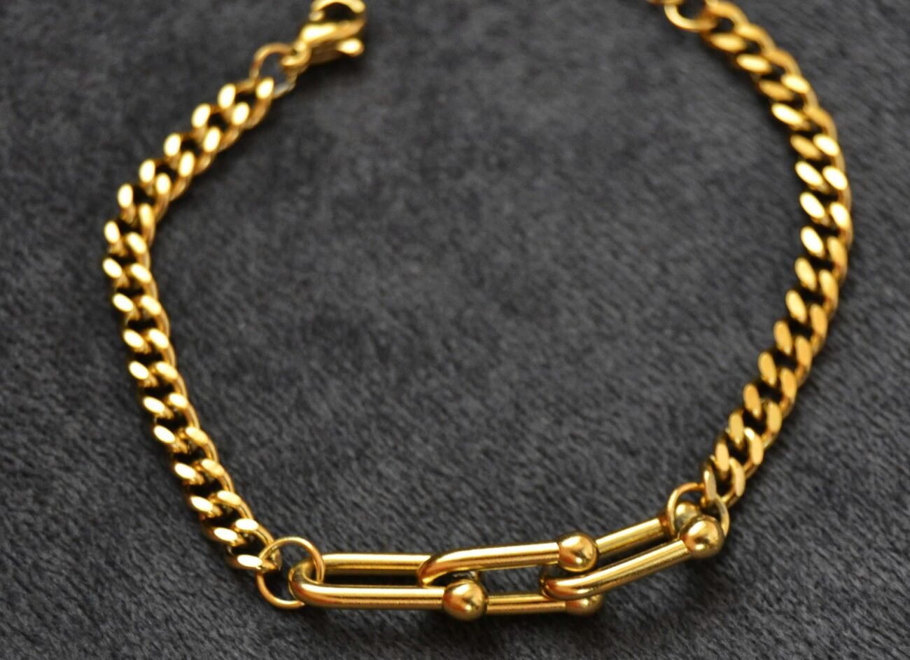 The Ultimate Guide to Choosing the Perfect 18k Gold Jewelry in the UAE